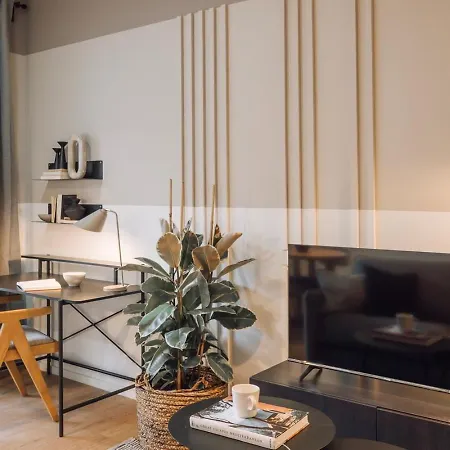 Belver - 1 Bedroom, Balcony And Parking In Arroios Apartment Lisbon