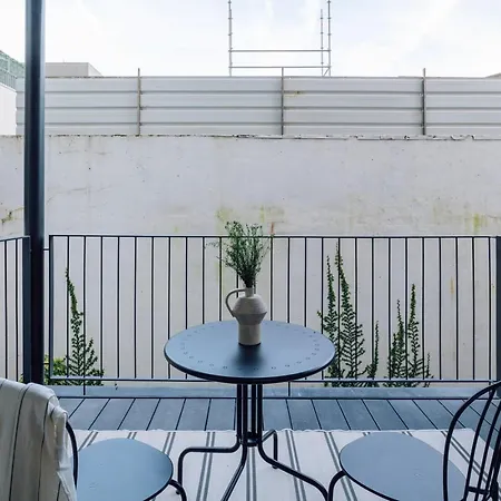 Belver - 1 Bedroom, Balcony And Parking In Arroios Lisboa