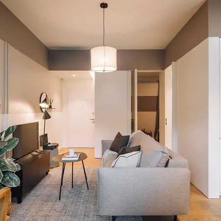 Belver - 1 Bedroom, Balcony And Parking In Arroios * Lisboa